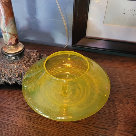 Empoli Glass UV Reactive Tangerine / Topaz Footed UFO Compote 5.5"t x 8"w - Picture 4 of 13